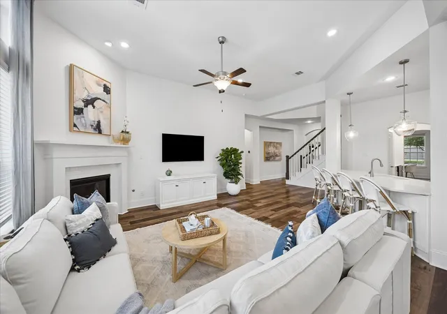 Photo 3 of Single family home for sale at 32111 Aspen Grv Ct, Spring, TX 77386 | MLS# 37559774 | Listing updated on 2026-09-18