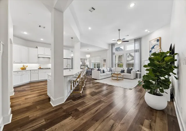 Photo 4 of Single family home for sale at 32111 Aspen Grv Ct, Spring, TX 77386 | MLS# 37559774 | Listing updated on 2026-09-18
