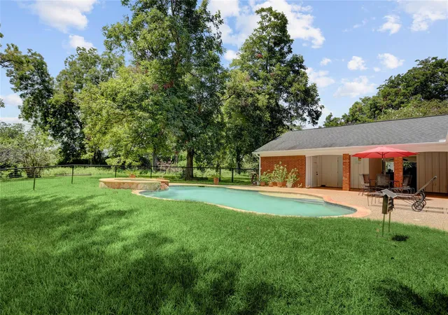 Photo 4 of Single family home for sale at 319 Garrett Rd, Wharton, TX 77488 | MLS# 80943125 | Listing updated on 2026-09-05
