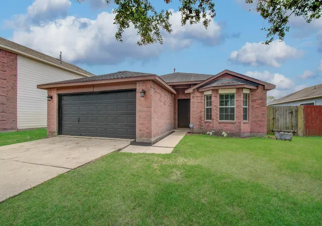 Photo 3 of Single family home for sale at 3910 Ridge Cyn Rd, Baytown, TX 77521 | MLS# 34938947 | Listing updated on 2026-09-08