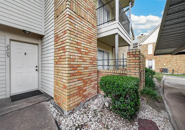Photo 2 of Townhouse for sale at 3600 Jeanetta St #2305, Houston, TX 77063 | MLS# 2687685 | Listing updated on 2026-09-15