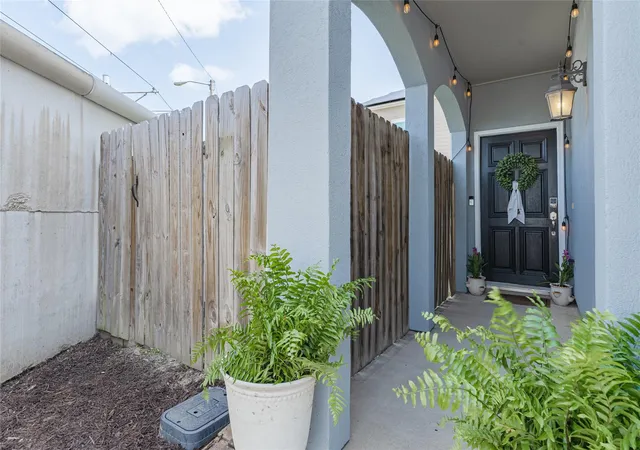 Photo 2 of Single family home for sale at 930 Mckinney Park Ln, Houston, TX 77003 | MLS# 75767628 | Listing updated on 2026-09-23