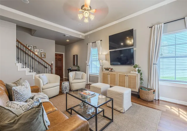 Photo 3 of Single family home for sale at 930 Mckinney Park Ln, Houston, TX 77003 | MLS# 75767628 | Listing updated on 2026-09-23