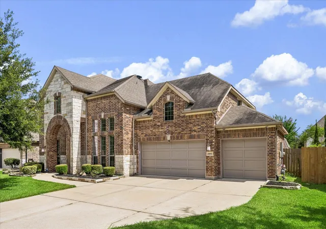 Photo 3 of Single family home for sale at 21007 Shelby Meadow Ln, Richmond, TX 77407 | MLS# 33845117 | Listing updated on 2026-10-12