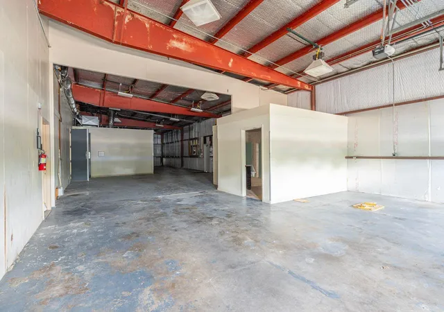 Photo 3 of Single family home for sale at 8621 Hwy 6, Hitchcock, TX 77563 | MLS# 21471906 | Listing updated on 2026-09-09