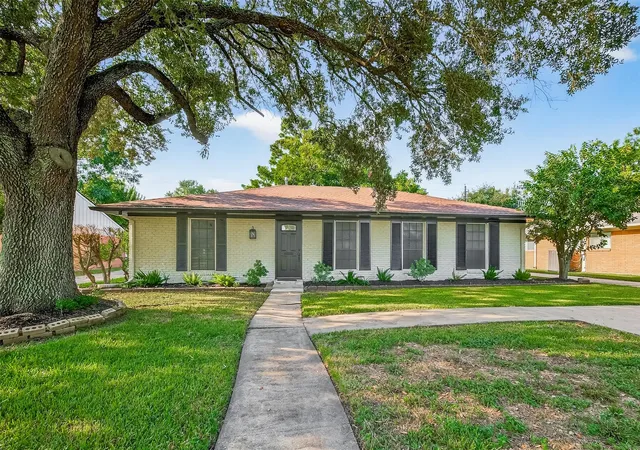 Photo 1 of Single family home for sale at 5731 Willowbend Blvd, Houston, TX 77096 | MLS# 41602057 | Listing updated on 2026-09-24