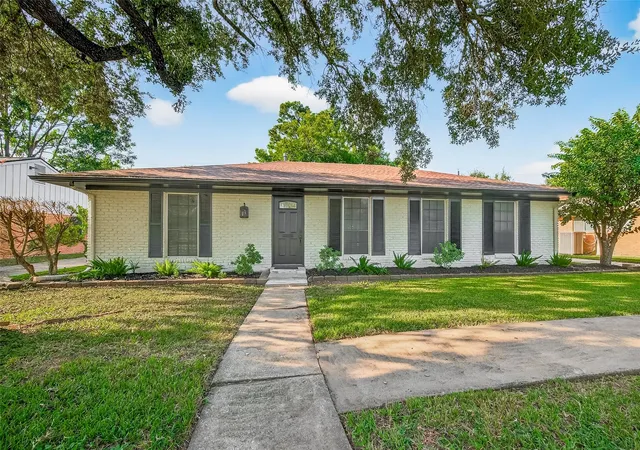 Photo 2 of Single family home for sale at 5731 Willowbend Blvd, Houston, TX 77096 | MLS# 41602057 | Listing updated on 2026-09-24