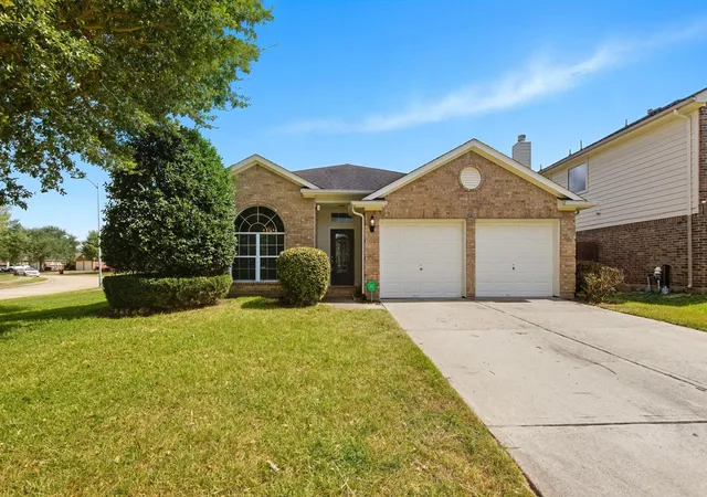 Photo 2 of Single family home for sale at 6738 Laguna Tr St, Richmond, TX 77407 | MLS# 84597332 | Listing updated on 2026-09-05