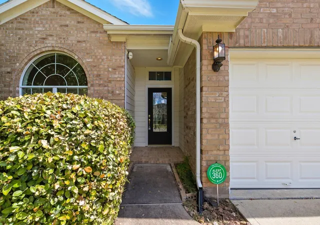 Photo 3 of Single family home for sale at 6738 Laguna Tr St, Richmond, TX 77407 | MLS# 84597332 | Listing updated on 2026-09-05