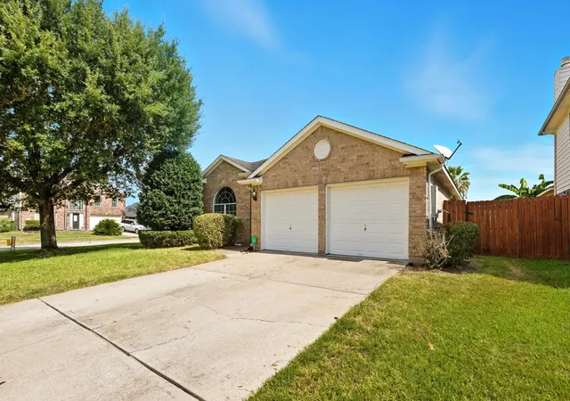 Photo 4 of Single family home for sale at 6738 Laguna Tr St, Richmond, TX 77407 | MLS# 84597332 | Listing updated on 2026-09-05