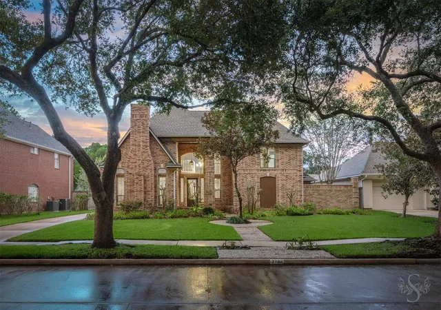 Photo 1 of Sale Pending at 3722 Springhill Ln, Sugar Land, TX 77479 | MLS# 55668068 | Listing updated on 2026-10-03