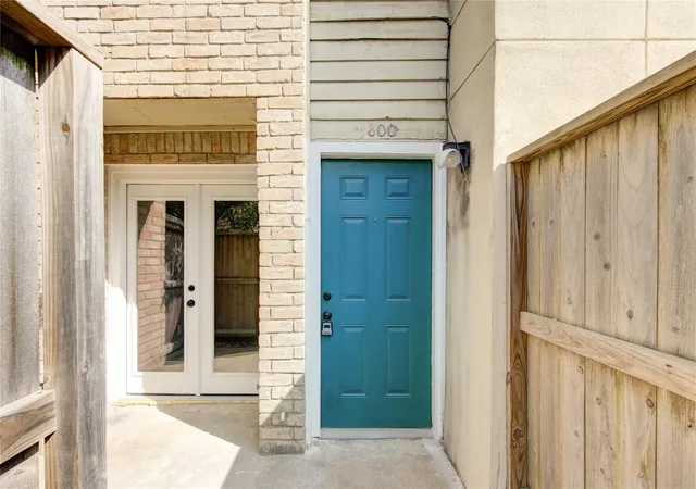 Listing Photo 3 - Condo for sale in building located at 14600 Fonmeadow Dr, Houston, TX 77035 - Unit #800