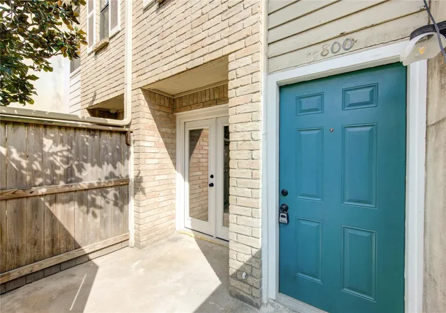 Listing Photo 4 - Condo for sale in building located at 14600 Fonmeadow Dr, Houston, TX 77035 - Unit #800