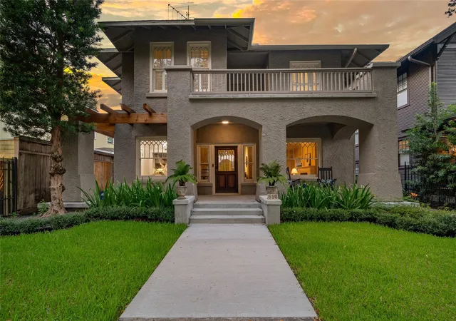 Photo 1 of Single family home for sale at 816 Kipling St, Houston, TX 77006 | MLS# 96959618 | Listing updated on 2026-09-12