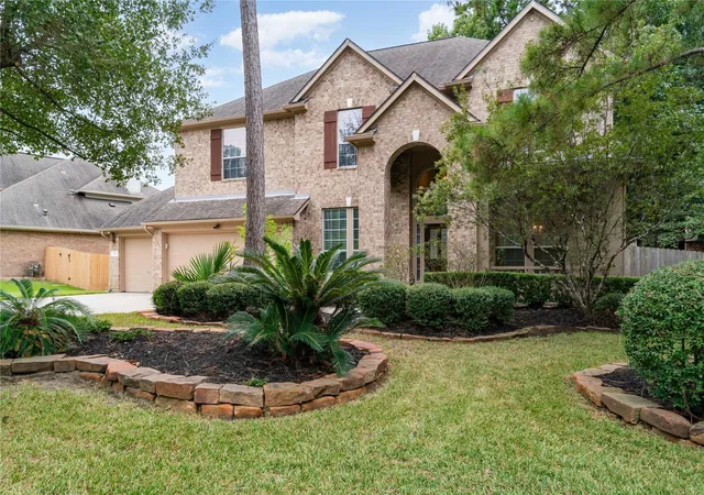 Photo 2 of Single family home for sale at 43 N Scribewood Cir, Spring, TX 77382 | MLS# 42184387 | Listing updated on 2026-10-10