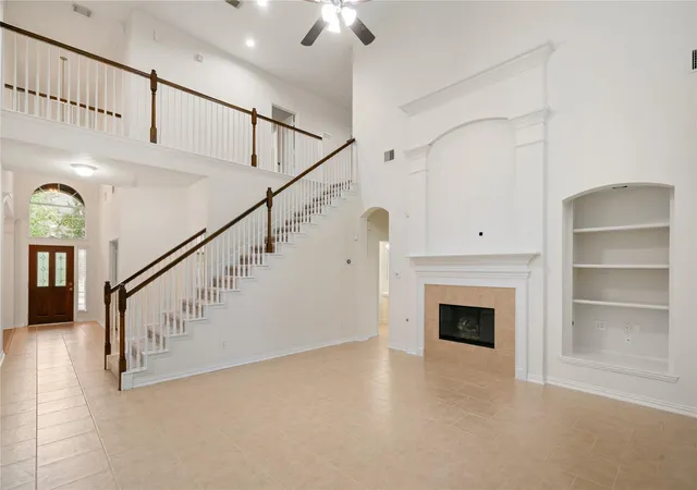 Photo 3 of Single family home for sale at 43 N Scribewood Cir, Spring, TX 77382 | MLS# 42184387 | Listing updated on 2026-10-10