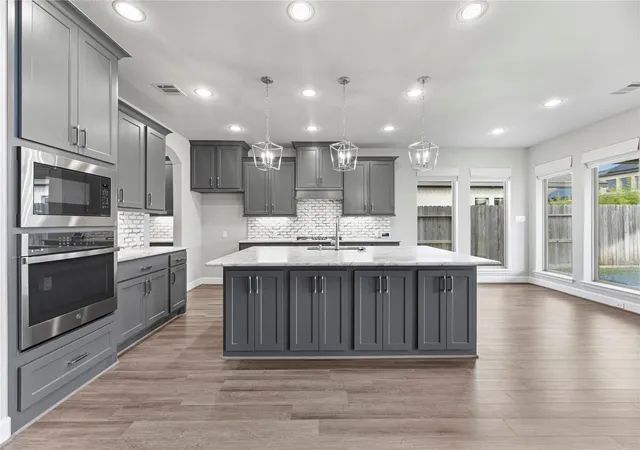 Photo 2 of Single family home for sale at 9511 Shaded Tree Dr, Missouri City, TX 77459 | MLS# 7849057 | Listing updated on 2026-10-04