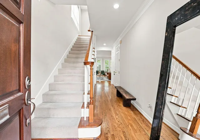 Photo 3 of Sale Pending at 5571 Beverlyhill St, Houston, TX 77056 | MLS# 67850343 | Listing updated on 2026-10-05