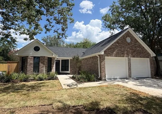 Photo 1 of Single family home for sale at 2915 Great Lakes Ave, Sugar Land, TX 77479 | MLS# 10312913 | Listing updated on 2026-09-17