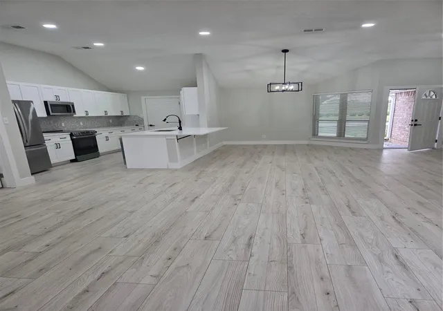 Photo 4 of Single family home for sale at 2915 Great Lakes Ave, Sugar Land, TX 77479 | MLS# 10312913 | Listing updated on 2026-09-17