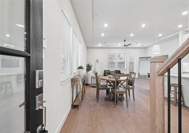 Listing Photo 4 - Condo for sale in building located at 6535-6537 Rena St, Houston, TX 77092