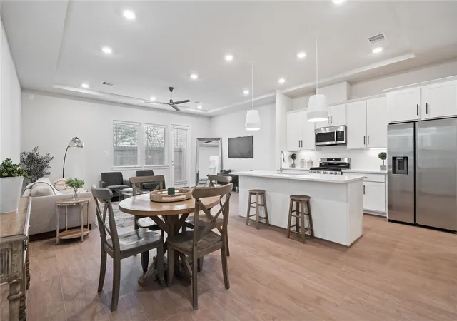 Listing Photo 5 - Condo for sale in building located at 6535-6537 Rena St, Houston, TX 77092