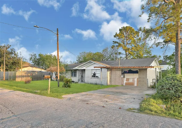 Photo 4 of Single family home for sale at 7954 Booker St, Houston, TX 77028 | MLS# 82303187 | Listing updated on 2026-09-21