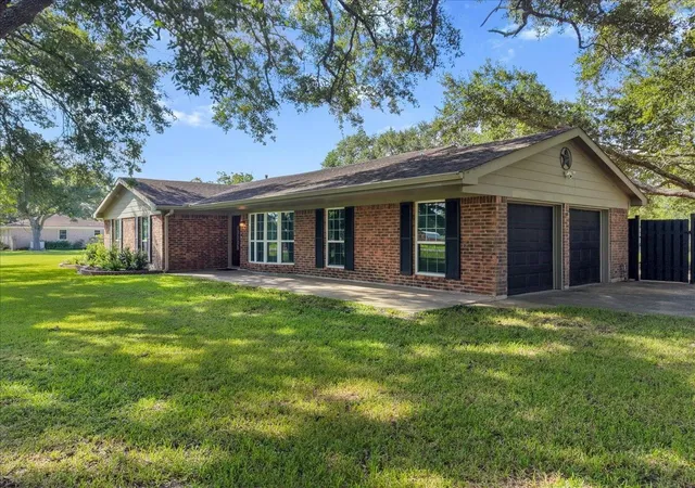 Photo 3 of Sale Pending at 10624 N Morningview, Santa Fe, TX 77510 | MLS# 20554121 | Listing updated on 2026-10-08