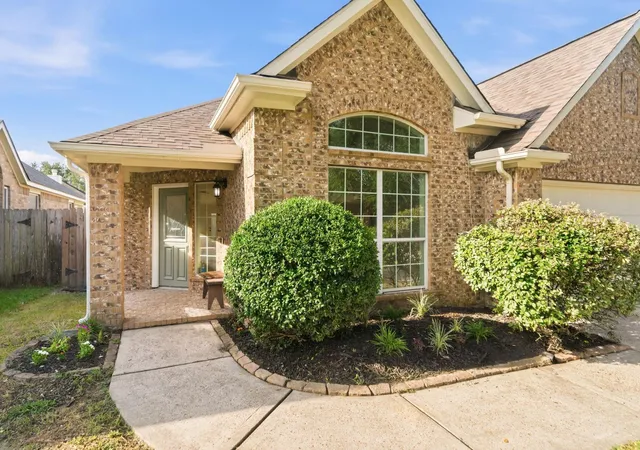 Photo 3 of Sale Pending at 21606 Kings Bnd Dr, Kingwood, TX 77339 | MLS# 67611031 | Listing updated on 2026-09-18