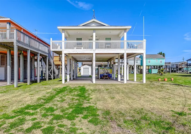 Photo 1 of Single family home for sale at 862 Holiday, Crystal Beach, TX 77650 | MLS# 62175857 | Listing updated on 2026-09-06