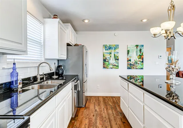 Photo 4 of Single family home for sale at 862 Holiday, Crystal Beach, TX 77650 | MLS# 62175857 | Listing updated on 2026-09-06