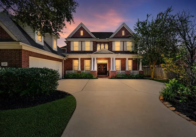 Photo 1 of Sale Pending at 4627 Lake Knoll Ct, Sugar Land, TX 77479 | MLS# 38166194 | Listing updated on 2026-09-27