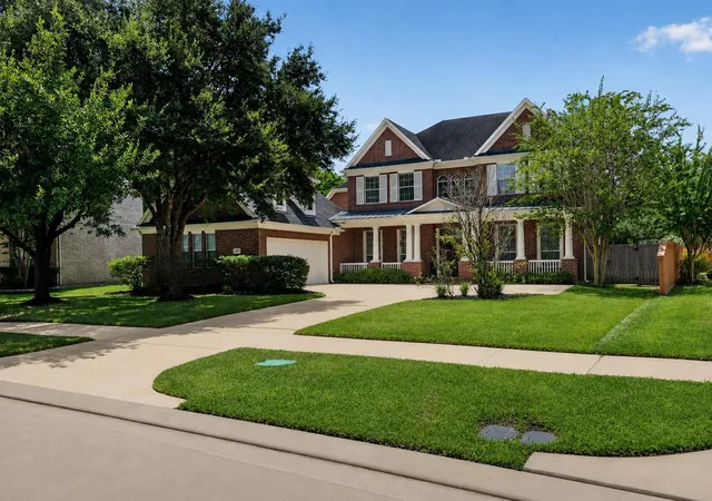 Photo 3 of Sale Pending at 4627 Lake Knoll Ct, Sugar Land, TX 77479 | MLS# 38166194 | Listing updated on 2026-09-27