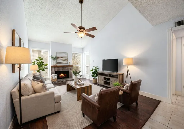 Photo 4 of Condo for sale at 10047 Westpark Dr #30, Houston, TX 77042 | MLS# 82711709 | Listing updated on 2026-09-18