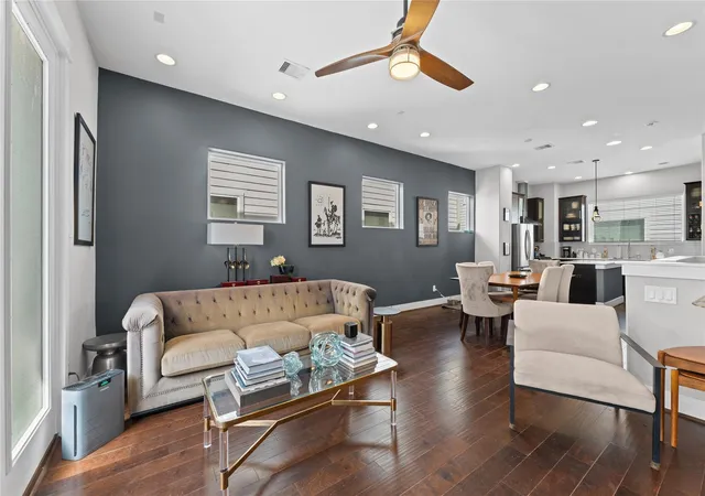 Photo 3 of Single family home for sale at 615 Bayou, Houston, TX 77020 | MLS# 29534246 | Listing updated on 2026-10-09