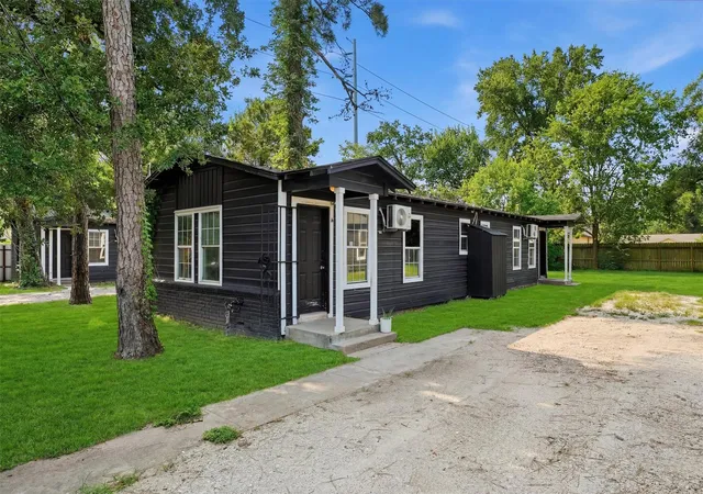 Photo 2 of Multi family home for sale at 8034 Record St, Houston, TX 77028 | MLS# 76003677 | Listing updated on 2026-10-08