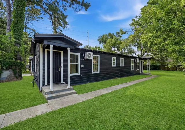 Photo 3 of Multi family home for sale at 8034 Record St, Houston, TX 77028 | MLS# 76003677 | Listing updated on 2026-10-08