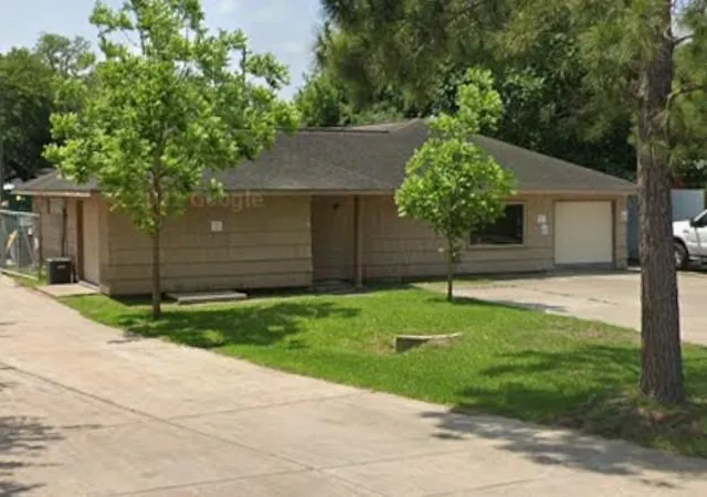 Photo 2 of Single family home for sale at 5905 Holly St, Houston, TX 77074 | MLS# 26545774 | Listing updated on 2026-09-10