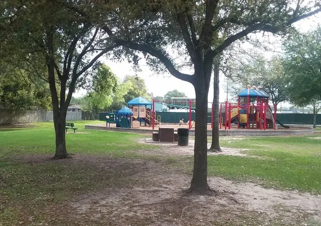 Photo 3 of Single family home for sale at 5905 Holly St, Houston, TX 77074 | MLS# 26545774 | Listing updated on 2026-09-10