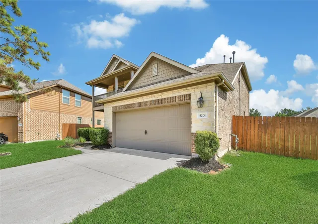Photo 3 of Single family home for sale at 5201 Kendall Glen Ct, Rosharon, TX 77583 | MLS# 95620040 | Listing updated on 2026-09-17