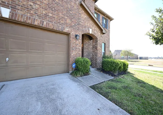 Photo 3 of Sale Pending at 21119 Keystone Pine Ct, Katy, TX 77449 | MLS# 77585654 | Listing updated on 2026-10-07