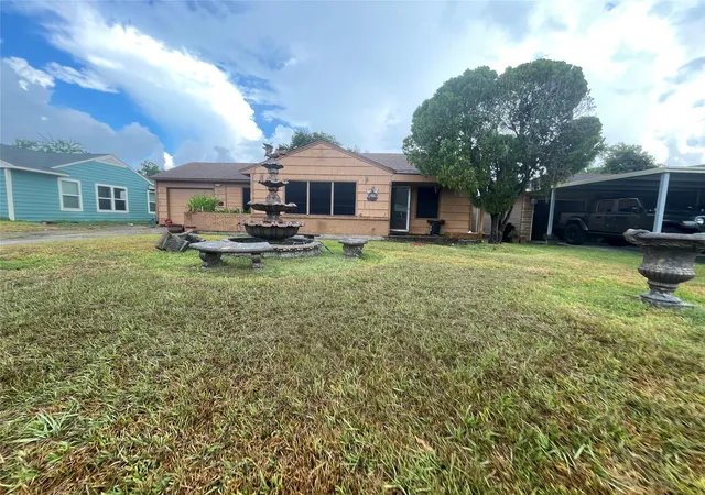 Photo 1 of Single family home for sale at 1900 W Gulf St, Baytown, TX 77520 | MLS# 54355451 | Listing updated on 2026-09-18