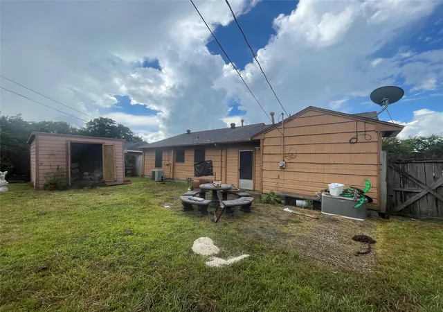 Photo 4 of Single family home for sale at 1900 W Gulf St, Baytown, TX 77520 | MLS# 54355451 | Listing updated on 2026-09-18