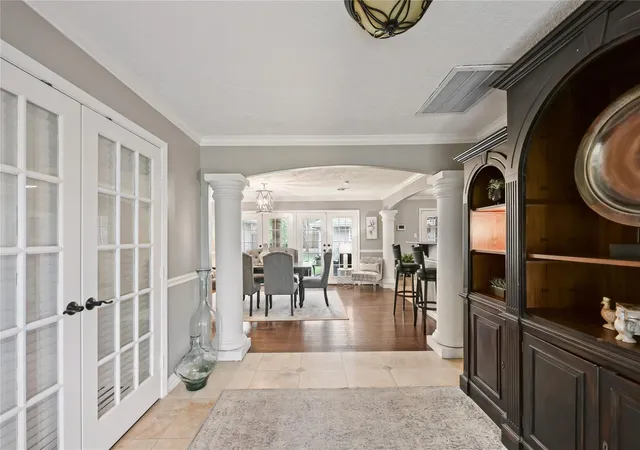 Photo 3 of Single family home for sale at 9402 Crispin Ln, Houston, TX 77080 | MLS# 43161040 | Listing updated on 2026-09-05