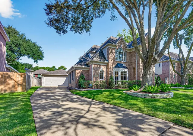 Photo 2 of Single family home for sale at 22010 Mission Hills Ln, Katy, TX 77450 | MLS# 53212861 | Listing updated on 2026-09-27