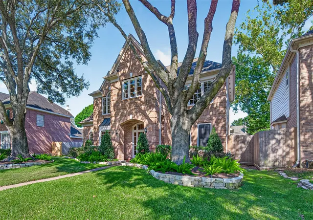 Photo 3 of Single family home for sale at 22010 Mission Hills Ln, Katy, TX 77450 | MLS# 53212861 | Listing updated on 2026-09-27