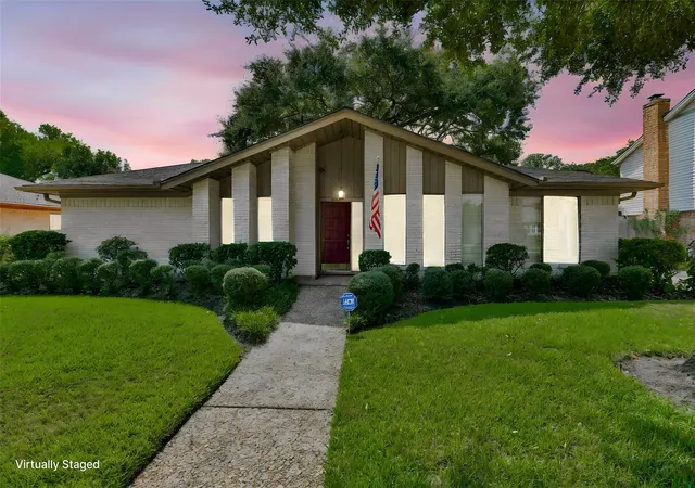 Photo 1 of Single family home for sale at 16422 Glenshannon Dr, Houston, TX 77059 | MLS# 50020463 | Listing updated on 2026-09-24