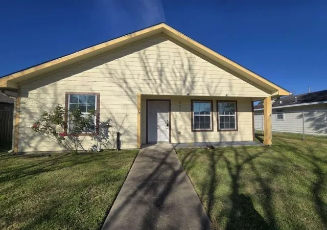 Photo 1 of Single family home for sale at 3220 Iowa St, Baytown, TX 77520 | MLS# 87221754 | Listing updated on 2026-09-09