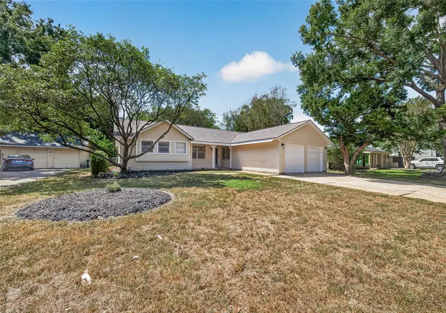 Photo 2 of Single family home for sale at 15613 Shanghai St, Jersey Village, TX 77040 | MLS# 57801604 | Listing updated on 2026-10-08