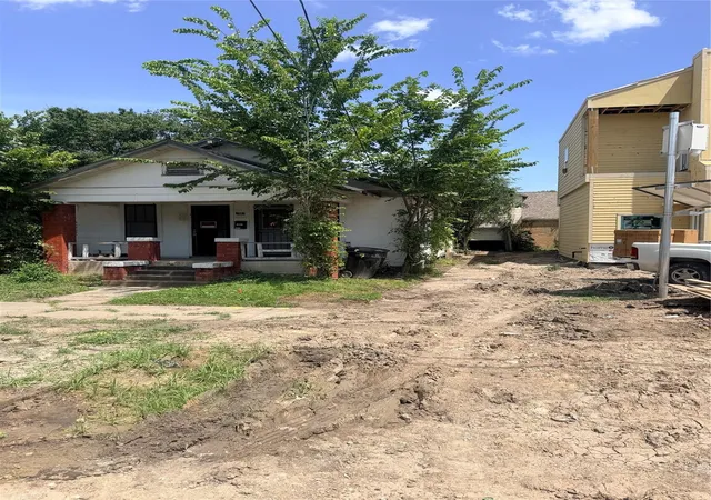 Photo 2 of Sale Pending at 3415 Live Oak St, Houston, TX 77004 | MLS# 14777708 | Listing updated on 2026-09-08